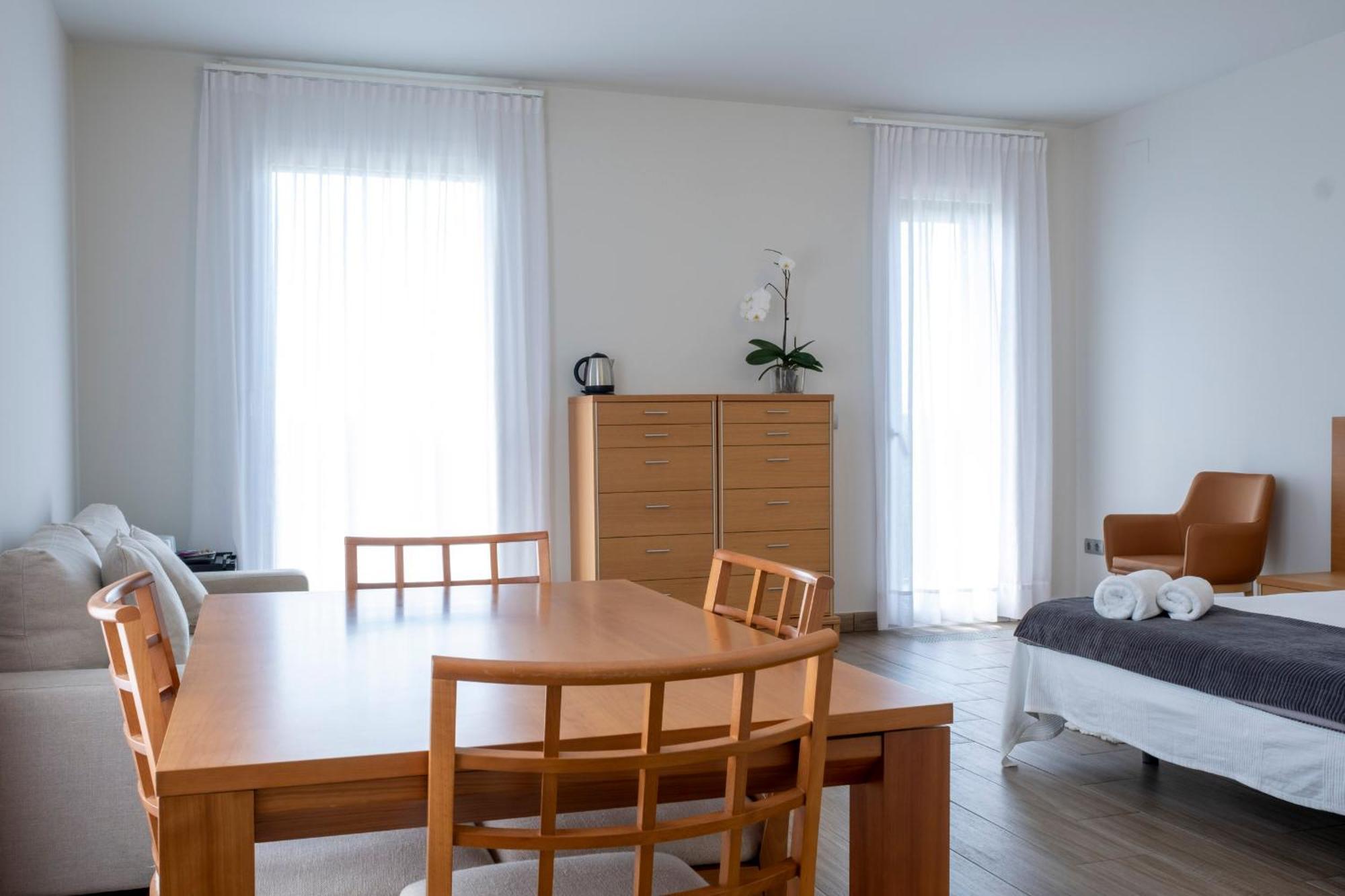 Hotel Campusphi أثيبو المظهر الخارجي الصورة