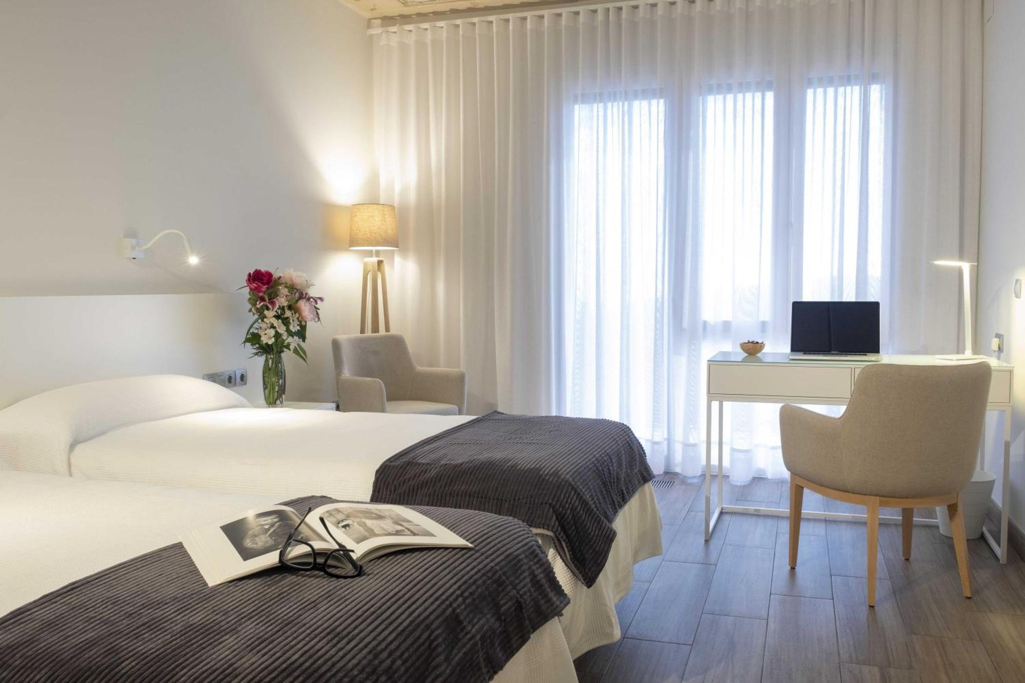 Hotel Campusphi أثيبو المظهر الخارجي الصورة