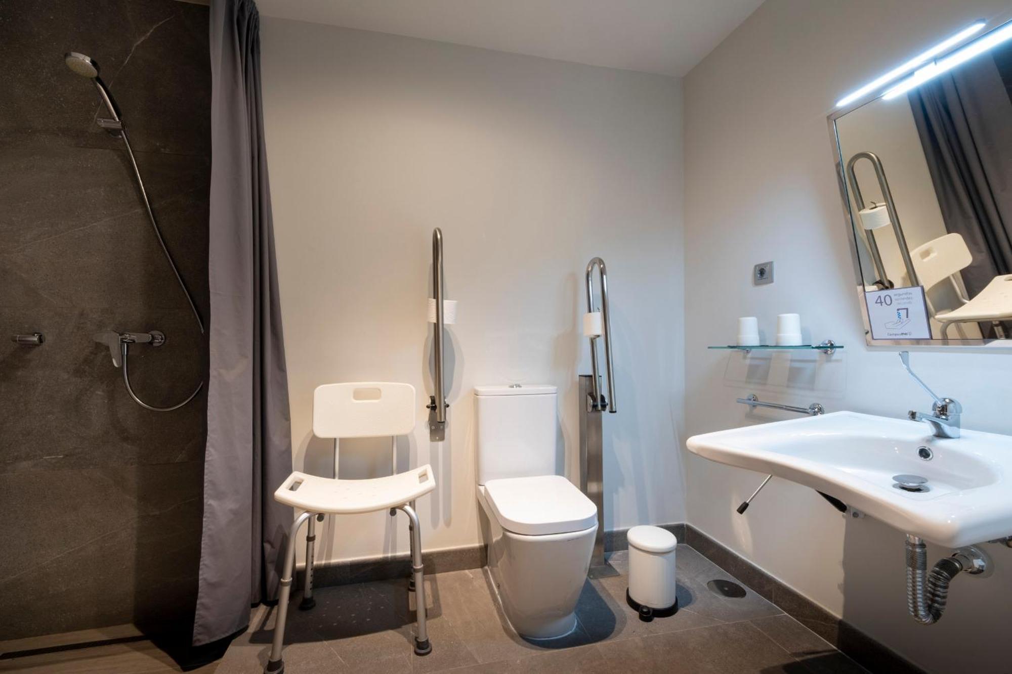 Hotel Campusphi أثيبو المظهر الخارجي الصورة