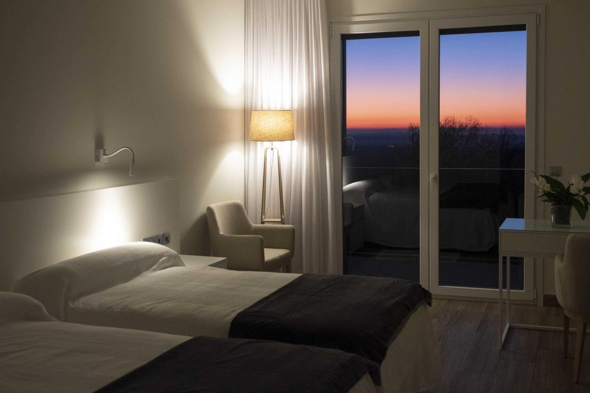 Hotel Campusphi أثيبو المظهر الخارجي الصورة